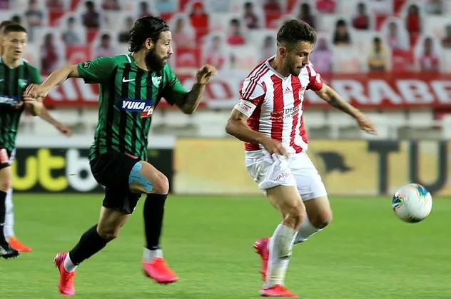 Sivas zirve takibini sürdürdü | MAÇ SONUCU: Sivasspor 1-0 Denizlispor
