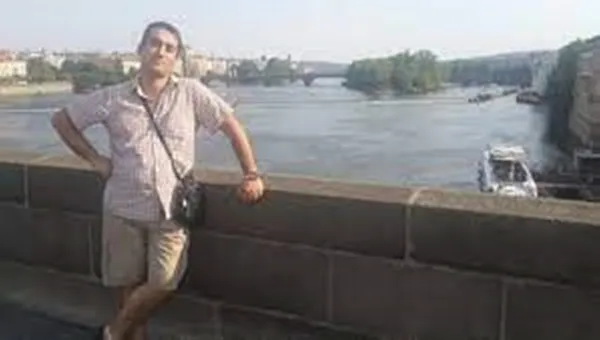 mardinde-evinde-olu-bulunan-uzman-doktor-mehmet-ragip-ekmenin-babasi-tayini-nasip-olmadi-sevilen-bir-kisiymis-cenazede-gorduk-1625835413110.jpg Mardin'de evinde ölü bulunan Uzman Doktor Mehmet Ragıp Ekmen'in babası: Tayini nasip olmadı sevilen bir kişiymiş cenazede gördük-7