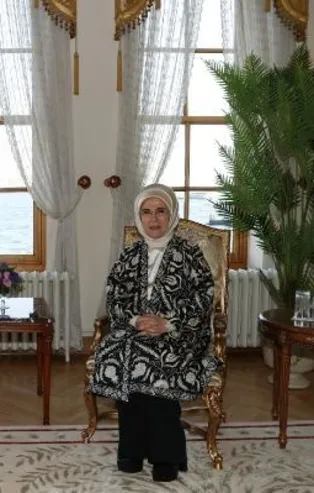 Emine Erdoğan, Bulgaristan Cumhurbaşkanı Rumen Radev'in eşi ile bir araya geldi