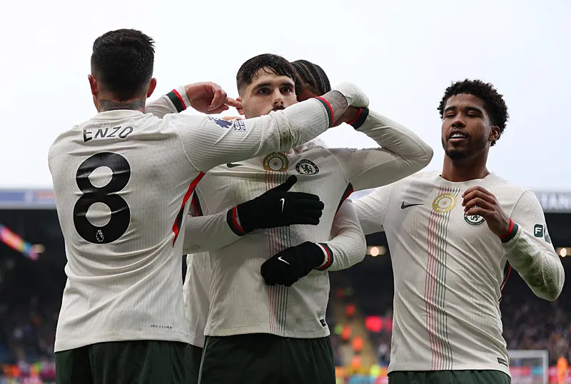 Maviler şans tanımadı!