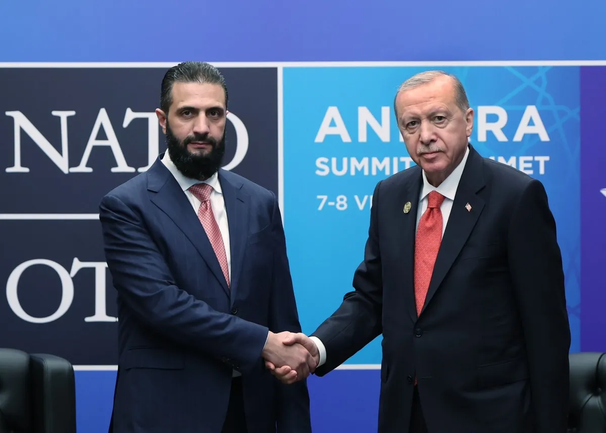 nato-zirvesinde-ikili-temaslar-baskan-erdogan-macron-meloni-merz-ve-starmer-ile-gorustu-1783529536089.jpeg NATO Zirvesi'nde ikili temaslar: Başkan Erdoğan Macron, Meloni, Merz, Şara ve Starmer ile görüştü-8
