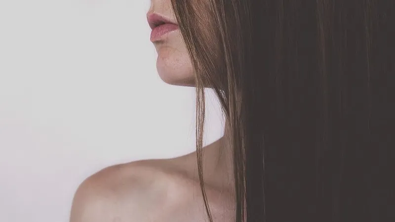 sac-dokulmeniz-varsa-sebebi-bu-olabilir-kel-bolgelerden-sac-fiskirtacak-yontem-1718990554572.jpg Kel bölgelerden saç fışkırtacak yöntem: Saç dökülmeniz varsa sebebi bu olabilir!-6