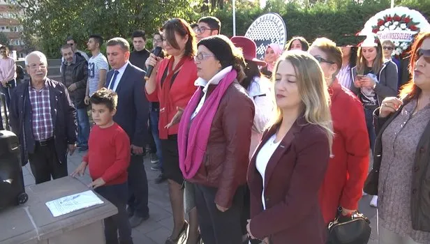 CHP'liler 29 Ekim kutlamasında 'Andımız' yanlış okundu! İşte o anlar