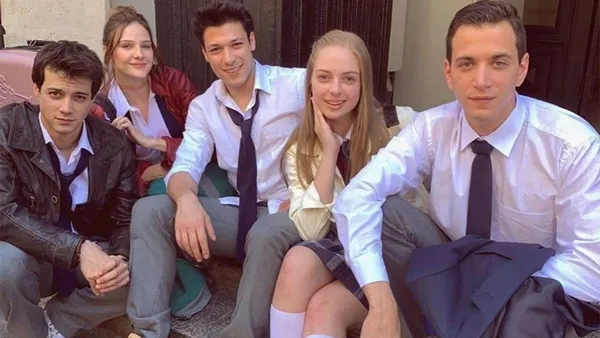 netflixin-ask-101-dizisiyle-son-planini-devreye-soktu-turk-gencliginin-degerlerine-dinamit-koydular-ahlaksizlik-101-1633422726140.jpg