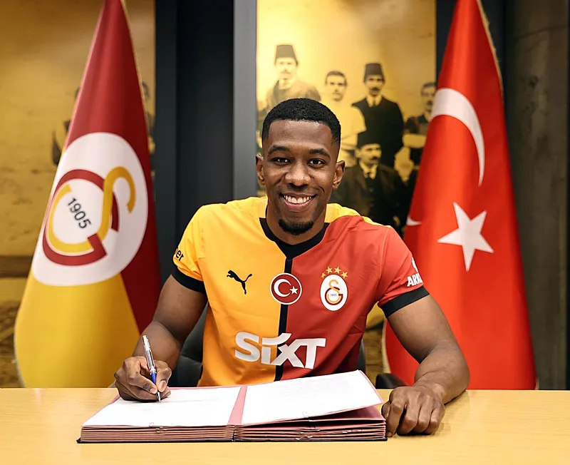 Galatasaray'dan sağ bek bombası! Transferde son uçak kalkacak - 18