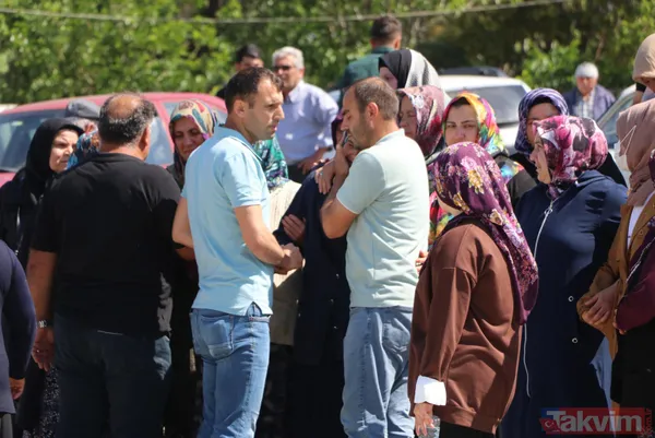Otomobilin TIR'a çarptığı kazada! Bir aile yok oldu: Feci anlar kamerada - 13