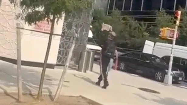 New York'taki Türkevi önünde Kur'an-ı Kerim'e alçak saldırı!-2