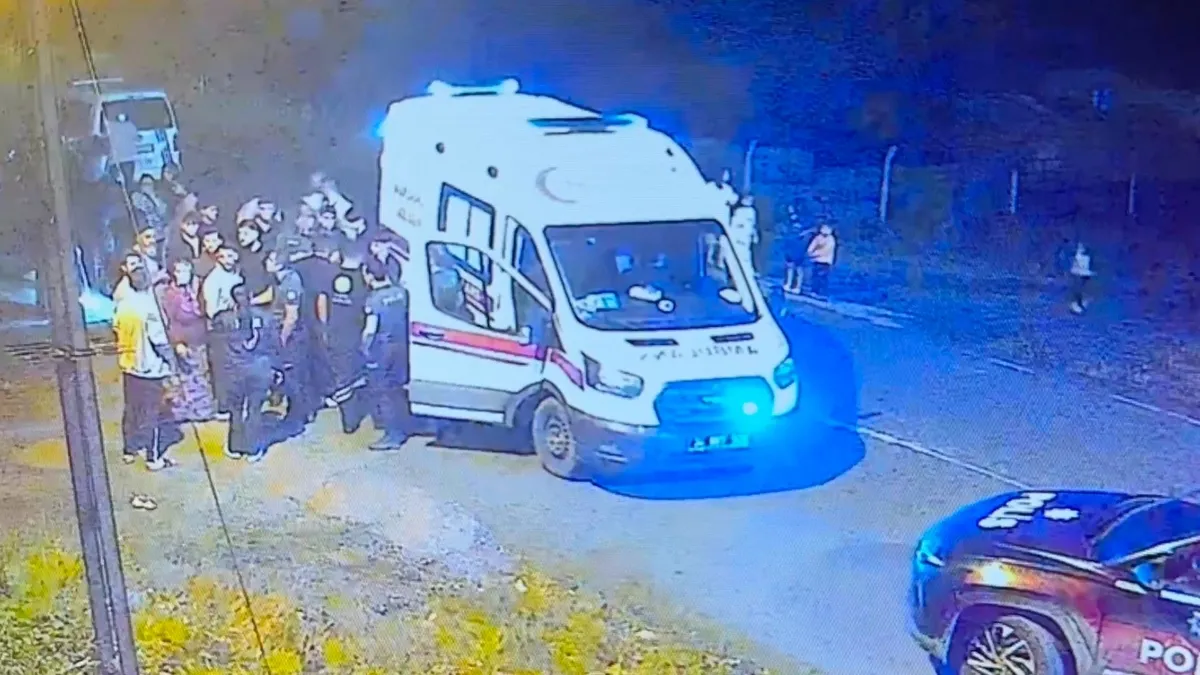 Arnavutköy'de cinayet gibi kaza kamerada! Mahalleli isyan etti: Sürücü önce çarptı sonra üzerinden geçti
