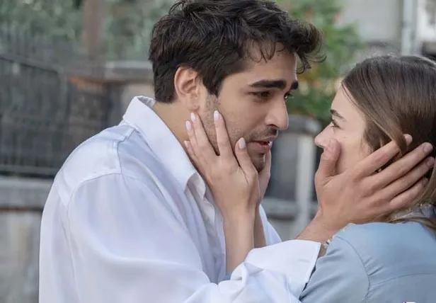 yali-capkini-ferit-oldu-mu-yali-capkini-gercek-hikayede-ferit-oluyor-mu-9-haziran-2023-sezon-finalinde-ferit-v-1686341680301.jpg Yalı Çapkını gerçek hikayede Ferit ölüyor mu? YALI ÇAPKINI FERİT ÖLDÜ MÜ? 9 Haziran 2023 Sezon finalinde Ferit vuruldu mu?-2