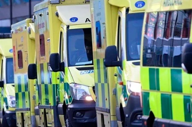 İngiltere'de sağlık sistemi alarm veriyor! Ambulans bekleme süreleri rekor kırdı: Son 12 yılın en yükseği