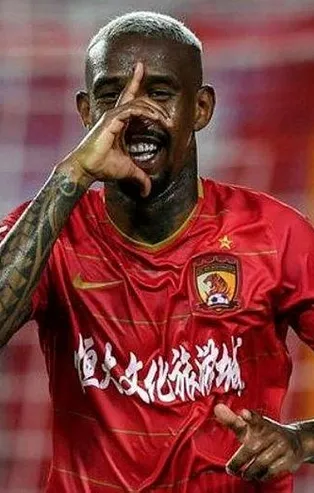 Beşiktaş'ın eski futbolcusu Anderson Talisca, Çin'de kriz yarattı!