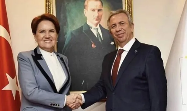 aksenerin-esnaf-ziyaretinde-sahnelenen-iyi-tiyatro-adayligini-istemedigi-kilicdaroglunun-yuzune-diyemediklerin-1662650078423.jpeg Akşener'in esnaf ziyaretinde sahnelenen 'İYİ' tiyatro! Adaylığını istemediği Kılıçdaroğlu'nun yüzüne diyemediklerini başkasına söyletiyor-2