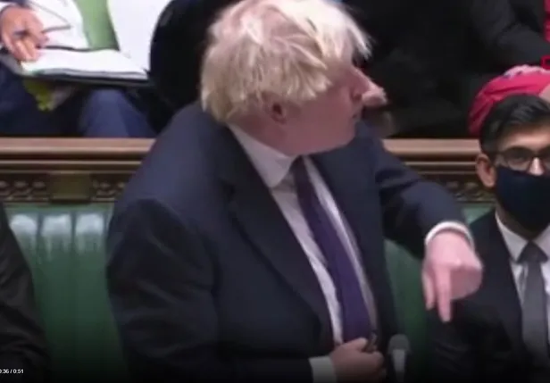 avam-kamarasi-karisti-sir-lindsay-hoyleden-ingiltere-basbakani-boris-johnsona-olay-sozler-1637248017088.jpg Avam Kamarası karıştı! Sir Lindsay Hoyle'den İngiltere Başbakanı Boris Johnson’a olay sözler-2