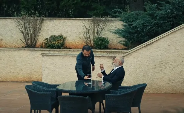 it-cok-kemik-yok-deyip-kafa-kola-aliyor-edho-187-bolum-fragmani-yargi-dagitti-foyasini-ayyuka-cikaracak-1616244025895.jpg Yargı dağıtacak foyasını ayyuka çıkarıyor! EDHO 187. bölüm fragmanı: İt çok kemik yok deyip kafa kola aldı-2