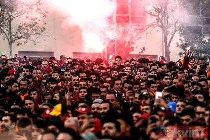 Galatasaray taraftarları Vodafone Park’a geldi