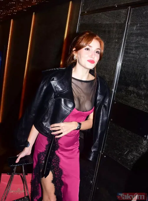 Hande Erçel ve Hakan Sabancı dudak dudağa yakalandı "Hem öpüp hem de kaydını mı alıyor o" Hande o anları kayıt altına alınca... - 17