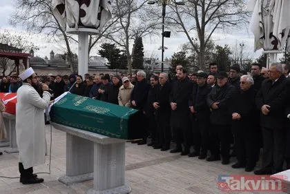 Hazine ve Maliye Bakanı Berat Albayrak İstanbul Üniversitesi Cerrahpaşa Rektörü Nuri Aydın’ın annesinin cenazesine katıldı