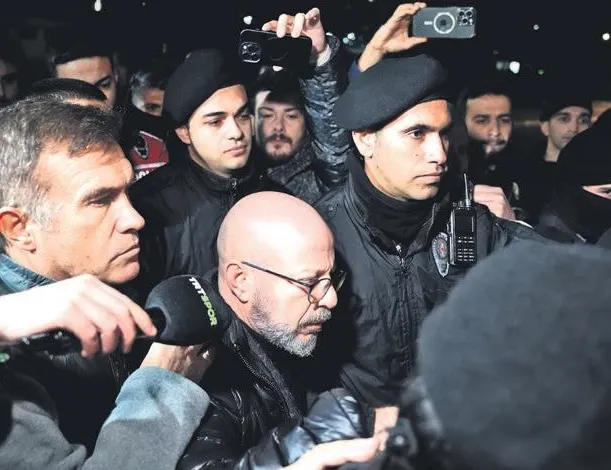 Hiç mi utanmadınız!