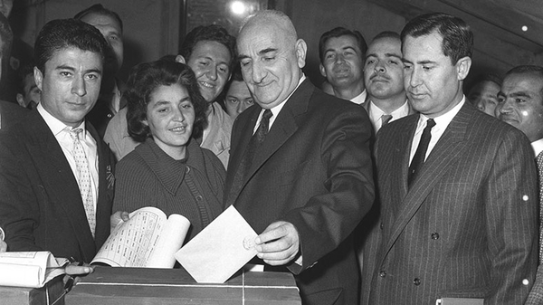 darbeci-azinlik-iste-chpdeki-burjuvanin-en-cok-konustugu-konu-1631949336605.jpg Darbeci azınlık! İşte CHP'deki burjuvanın en çok konuştuğu konu...-3