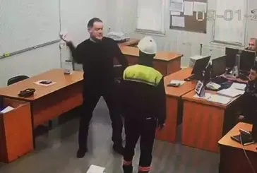 Kocaeli'deki bir fabrikada skandal görüntü! Patronun işçisine yaptıkları Çalışma ve Sosyal Güvenlik Bakanlığı'nı harekete geçirdi