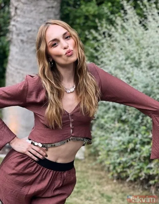 Emre Altuğ babasını toprağa verdi eski eşi Çağla Şıkel ve annesi Asuman Şıkel yalnız bırakmadı! Çağla Şıkel: "Tuncer Amcam… Dedemiz…" - 15