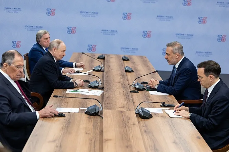 bakan-fidan-rusya-devlet-baskani-putin-ile-gorustu-1781722269986.jpeg Bakan Fidan Rusya Devlet Başkanı Putin ile görüştü-1