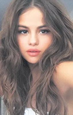 Selena’ya çıplak şok