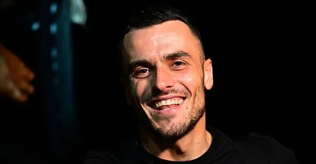 Filip Kostic resmen Fenerbahçe'de! Sırp yıldız İstanbul'a geldi