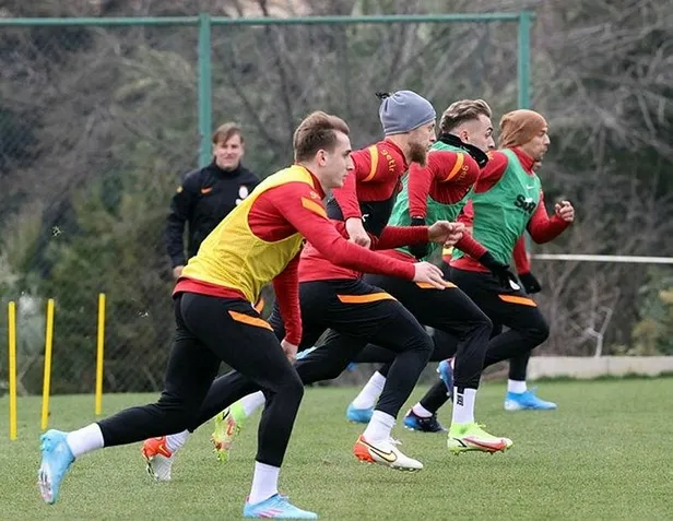 super-lige-ambargo-koyan-trabzonspor-ikinci-en-uzun-liderlik-ve-ic-saha-yenilmezlik-serisine-ulasti-1645908836545.jpeg Süper Lig'e ambargo koyan Trabzonspor ikinci en uzun liderlik ve iç saha yenilmezlik serisine ulaştı-6