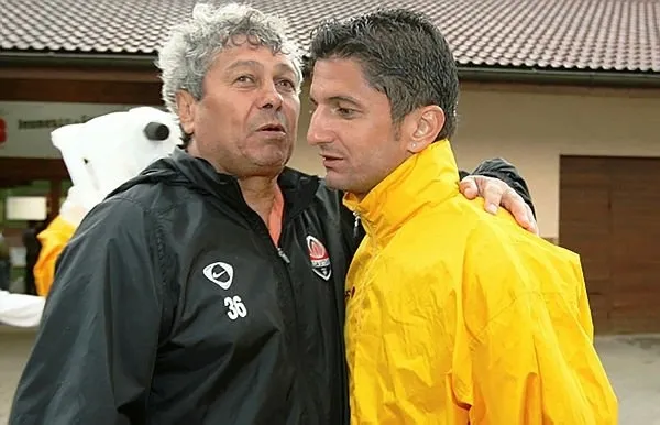 Beşiktaş PAOK'un teknik direktörü Razvan Lucescu ile görüşüyor-2