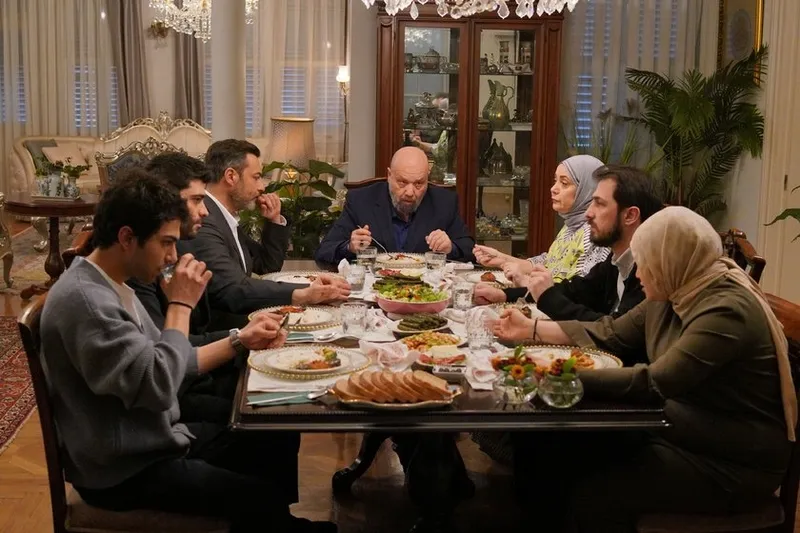 kizilcik-serbeti-fatih-icin-veda-canlari-caldi-doganin-yeni-sevgilisi-kadroya-dahil-oluyor-1710479417119.jpg Doğa'nın yeni sevgilisi kadroya dahil oldu! Kızılcık Şerbeti Fatih için ayrılık çanları çalıyor-8