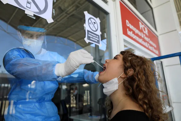 vaka-oraninin-iki-katina-ciktigi-yogun-bakim-doluluk-oraninin-yuzde-71den-fazla-oldugu-antalyada-ek-tedbirler-alindi-1607927965104.jpg Vaka oranının iki katına çıktığı yoğun bakım doluluk oranının yüzde 71'den fazla olduğu Antalya'da ek tedbirler alındı-10