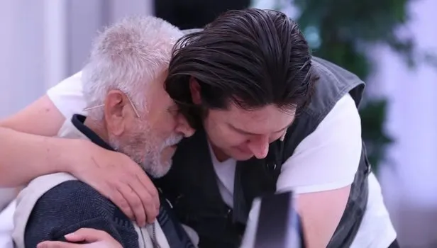 Baba-oğul Esra Erol'da canlı yayınında barıştı!