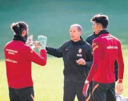 steaua-bukresin-patronu-becaliden-galatasaraya-sitem-morutan-icin-odeme-almadim-1642460601051.jpeg Steaua Bükreş’in patronu Becali'den Galatasaray'a sitem! "Morutan için ödeme almadım"-2