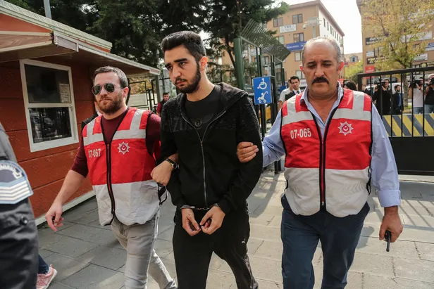 Bakırköy'de aracını vatandaşların üzerine sürmüştü! Kendini böyle savundu-1