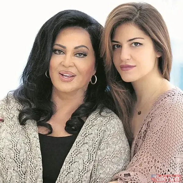 Filiz Akın ile Türker İnanoğlu’nun oğlu İlker İnanoğlu 59 yaşına bastı! Gülşen Bubikoğlu’ndan nostaljik aile pozu geldi: Eşi, kızı ve İlker’le... - 14