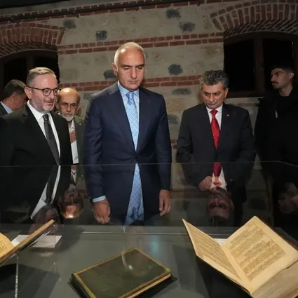 70 yıllık yazma eserler İstanbul’da bir araya geldi