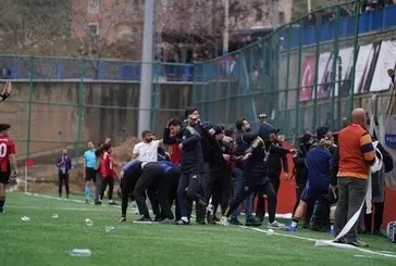 Fenerbahçe kadın futbol takımına saldırı