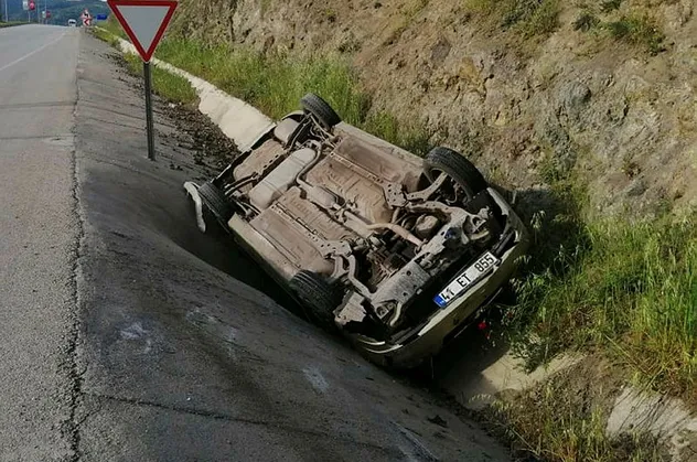 Çanakkale'de feci kaza! Kontrolden çıktı takla attı