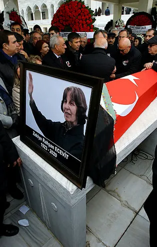 Rahşan Ecevit son yolculuğuna uğurlandı