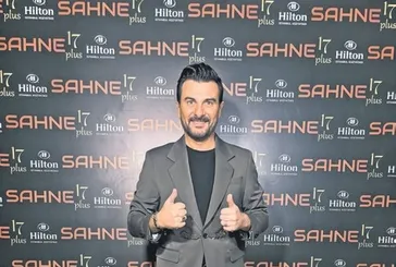 Şarkıcı Gökhan Tepe Kozyatağı’nda mekanda sahne aldı