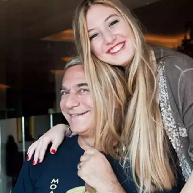 Başka Bir Gün'ün Haluk'u Avni Yalçın bakın hangi ünlü oyuncunun babası çıktı! Meğer Uzak Şehir'in yıldızının... - 15