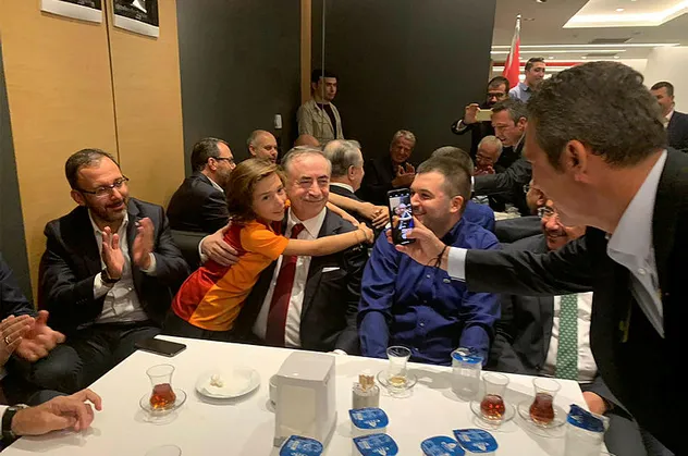 Derbi sonrası Ali Koç, Mustafa Cengiz'in fotoğrafını çekmişti! İşte perde arkası...