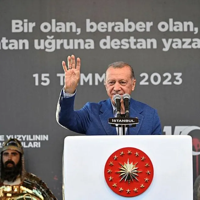 Diriliş destanı 7 yaşında! Başkan Erdoğan Beylerbeyinde milli iradeyle kucaklaştı: 15 Temmuzu 7 değil 70 yıl geçse de unutturmayacağız