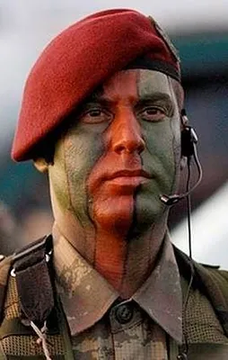 Sahadaki beyin takımı bordo bereliler