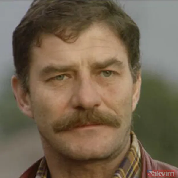 Yeşilçam’ın Sultan’ı Türkan Şoray’ın evinin bahçesinde kar keyfi! Güzelliğiyle yine büyüledi! - 17