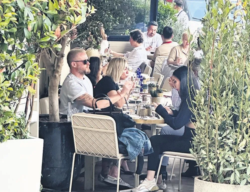 Türkiye’den ayrılmıyor