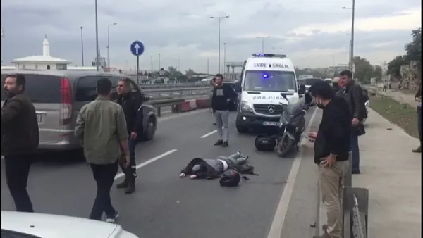 istanbul-fatihte-dehset-kaza-bariyer-halatlari-motosikletlinin-sonu-oldu-1634039294752.jpg İstanbul Fatih'te dehşet kaza! Bariyer halatları motosikletlinin sonu oldu-3