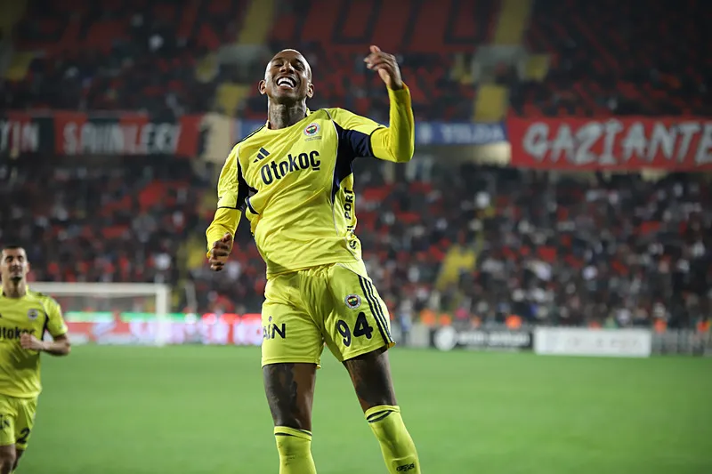 Beşiktaş - Fenerbahçe maçının 11'leri netleşti! Kartal ve Kanarya'nın dev randevusu - 4