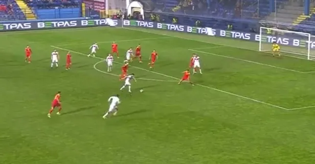 Orkun Kökçü'den harika gol! Karadağ ağlarını böyle sarstı